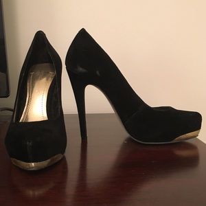 BCBGeneration gold detail pump